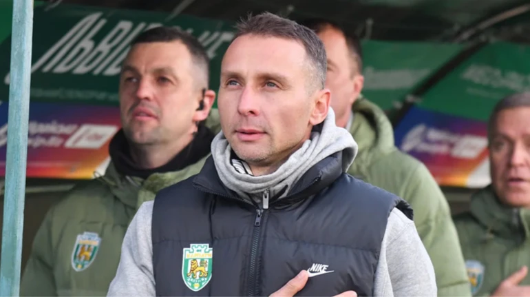 Взяли гору нефутбольні моменти: Лупашко розповів про відхід з Карпат