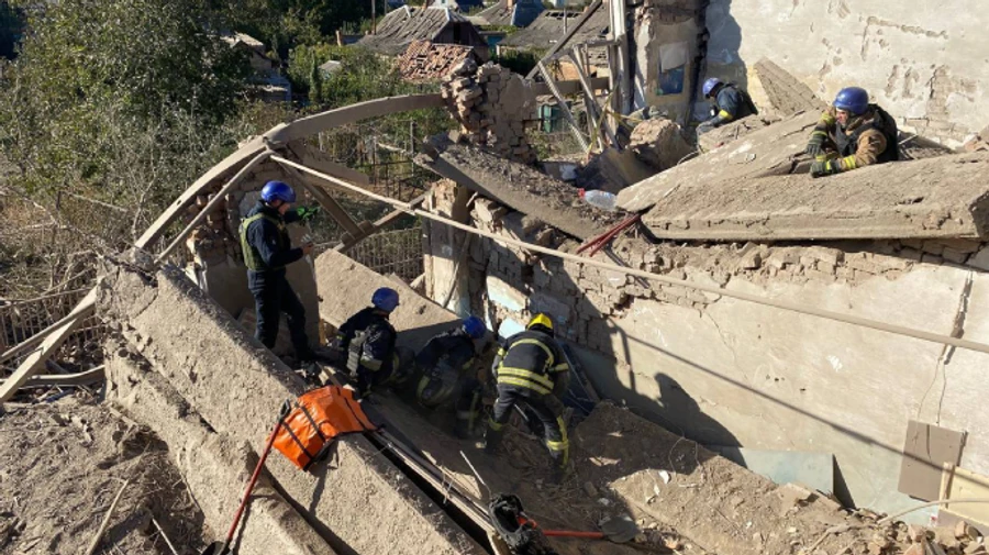 Russians hit secondary school in Nikopol, killing 2 people