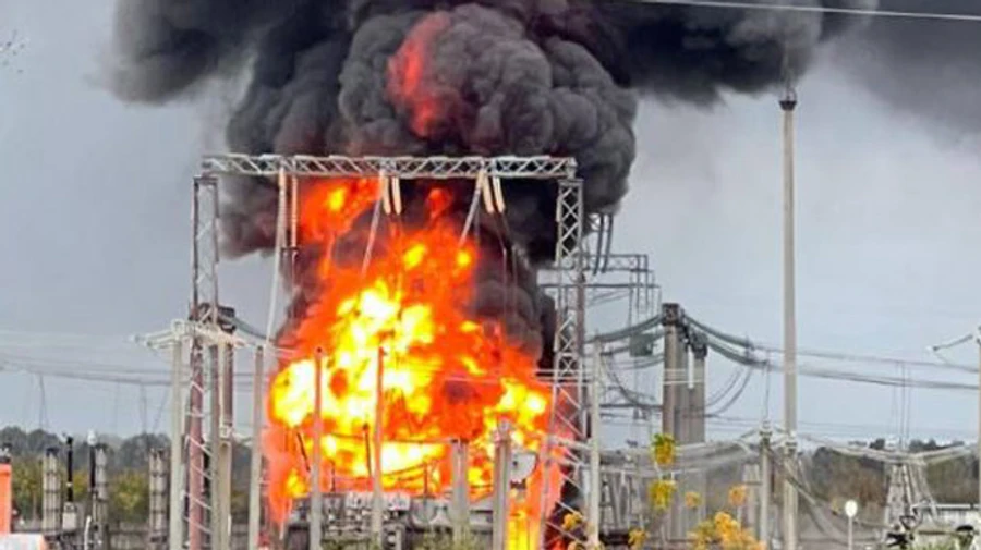 Substation on fire in Shebekino, Russia: several thousand Russians have no electricity