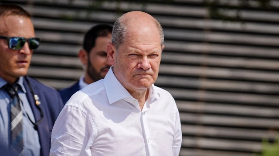 Шольца дратують заклики постачати Україні танки: так наче ми надаємо лише шоломи