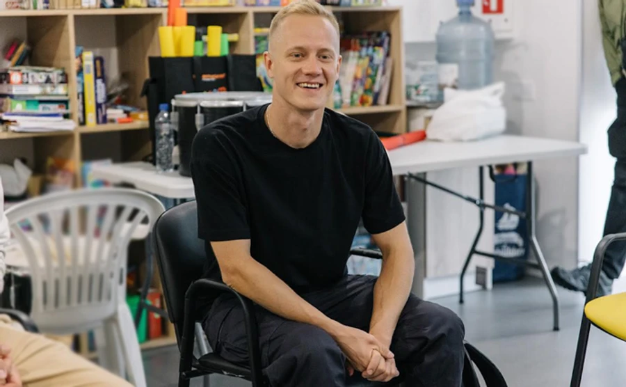 Збираємо на планшети для навчання переселенців. Звернення Романа Кравця