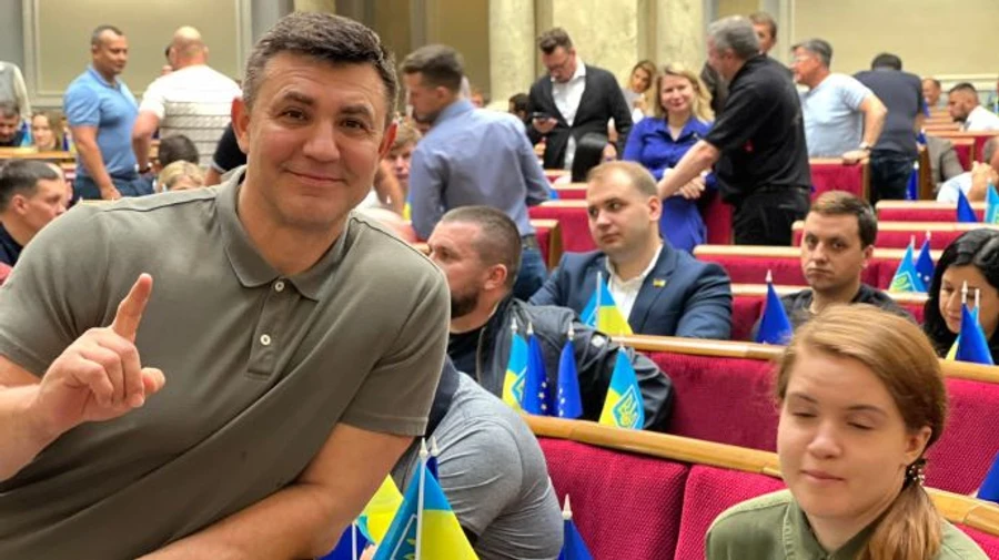 Безуглая взялась за исключение Тищенко из Слуги народа