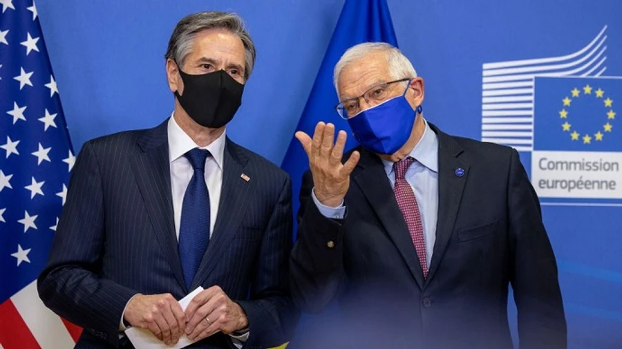 Блинкен и Боррель обсудили наращивание российских войск на границе Украины