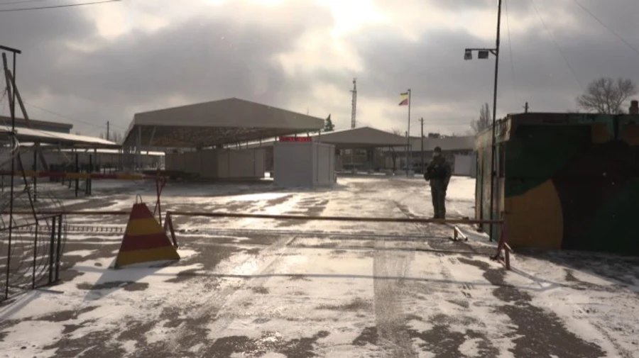 Оккупанты блокируют дорожные коридоры через пункты пропуска на Донбассе