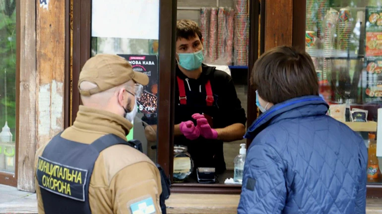 Карантин вихідного дня буде до кінця року – джерела 