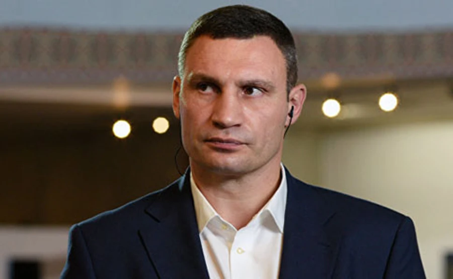 Слуга народа хочет досрочные выборы в Киеве