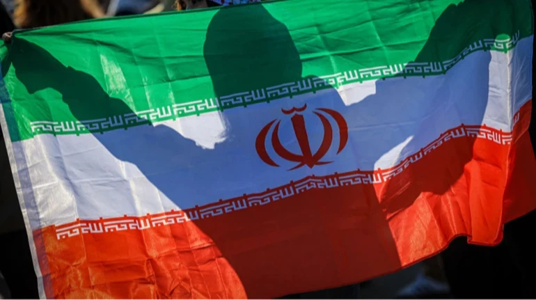 Iran halts passage of oil tankers through Strait of Hormuz