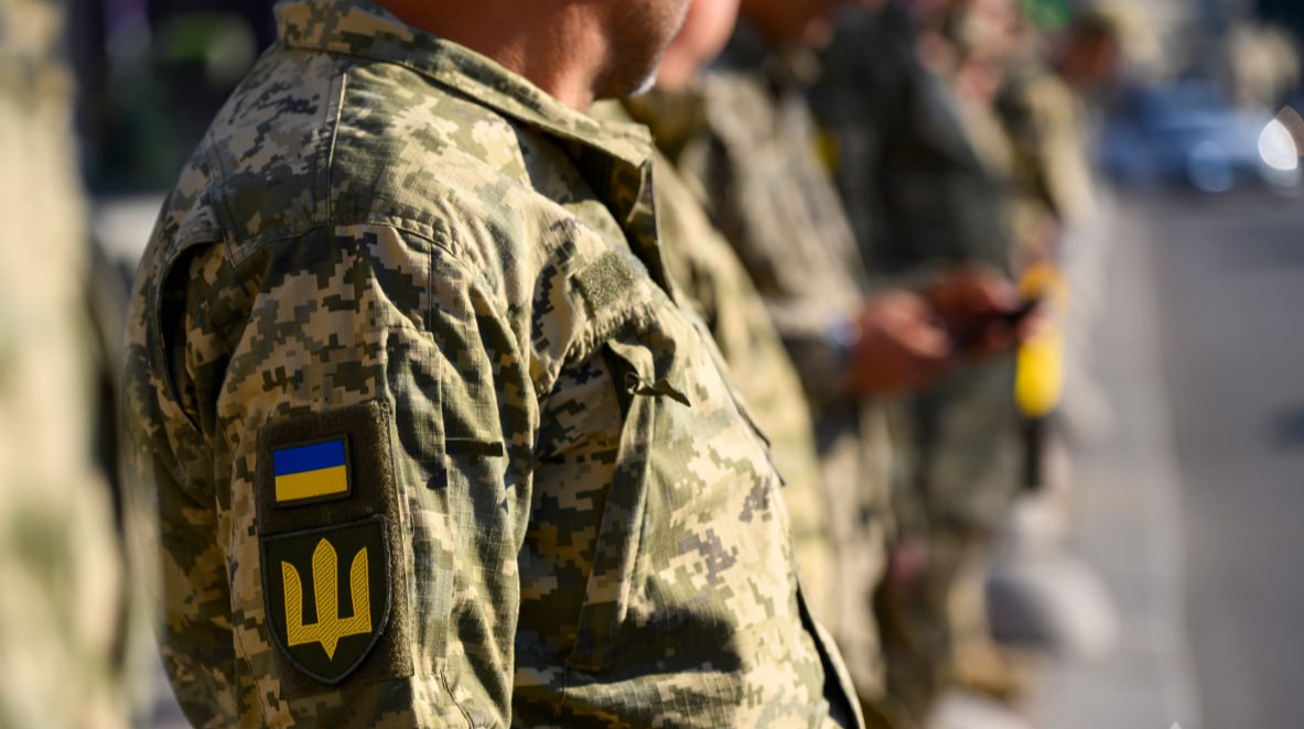 Зеленський розширив права колишніх засуджених у лавах ЗСУ