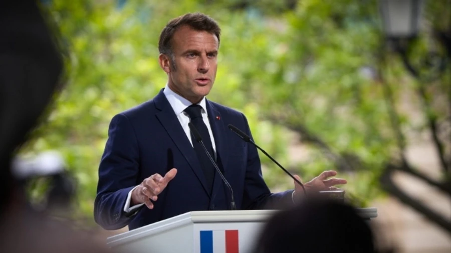 Macron: There can be no negotiations while weapons are speaking