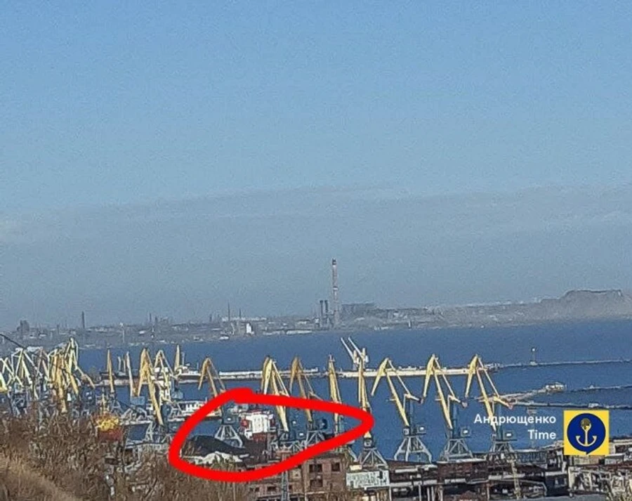 Another Russian ship loaded with coal in Mariupol