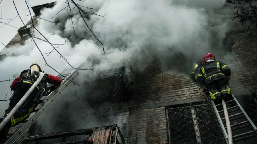 Глава МВС про ракетний удар РФ: 1 загиблий, 6 поранено, пошкоджено близько 30 об'єктів