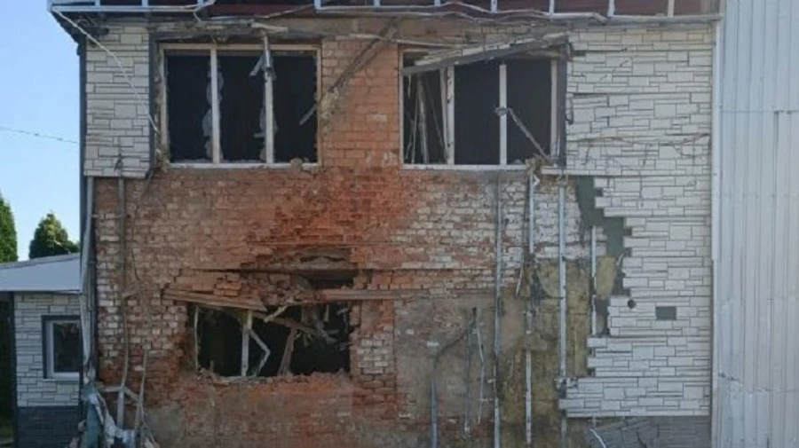 Russian forces fire on Sumy Oblast using mortars and Grad MLRS, injuring a woman