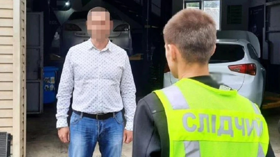 Силовики викрили псведоволонтера у Києві: намагався продати авто, призначені для ЗСУ
