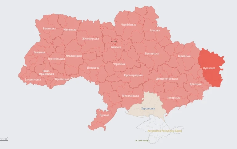 Второй день подряд воздушная тревога во всех областях: в двух городах слышали взрывы
