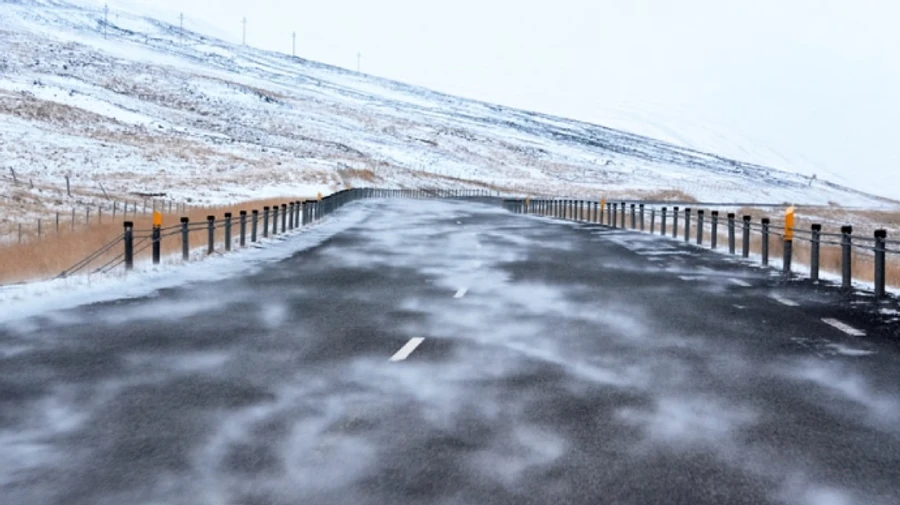 В Украине прогнозируют небольшой снег и штормовой ветер