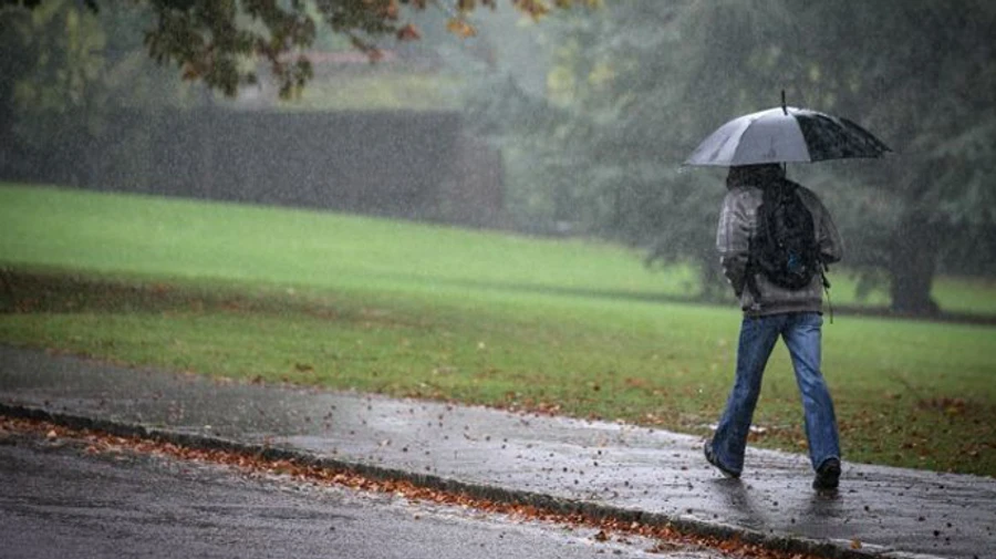 Синоптики объявили штормовое предупреждение