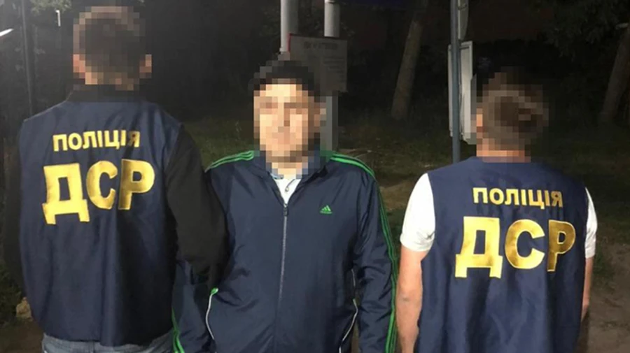 Криминального авторитета из Лубнов выдворили в Россию