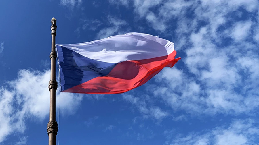 Чехия высылает 18 российских дипломатов и разыскивает Петрова и Боширова