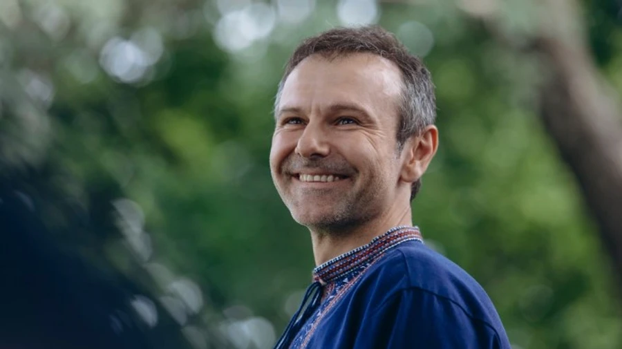 Вакарчук рассказал, как слитый в сеть его телефон неожиданно принес радость