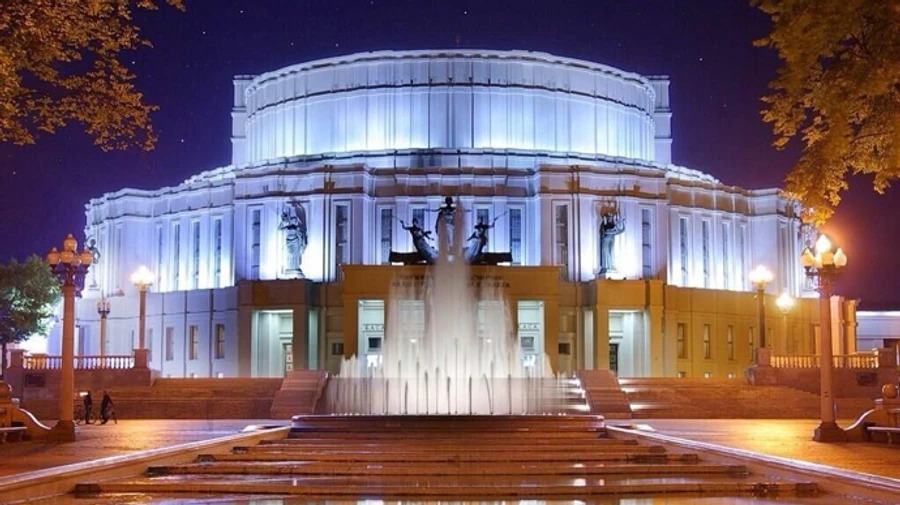 Артисты Оперного театра Белоруси устроили акцию солидарности: их уволили