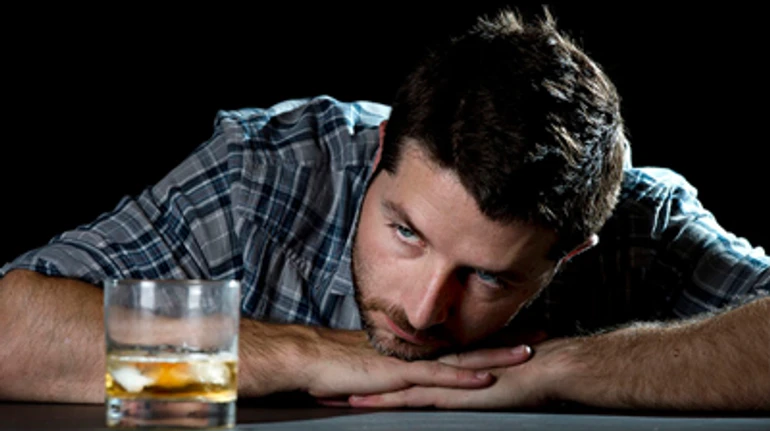 Подкаст: Алкоголь, его влияние на наш мозг, опасность и зависимость у женщин и мужчин. Тему объясняет нейрофизиолог