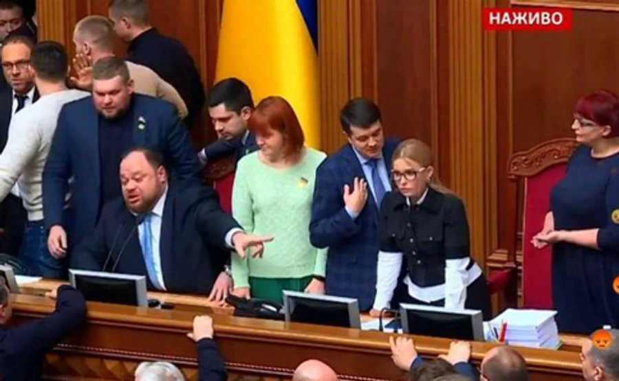 Тимошенко пояснила, чому зайняла місце Разумкова в президії ВР