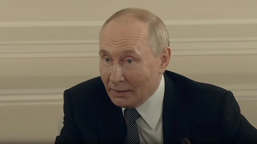 Putin said he would not give in to US pressure and threatened a stunning response