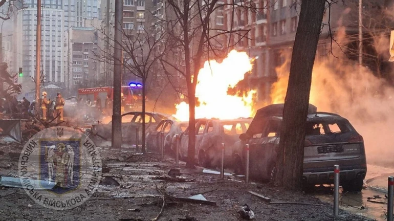 В Киеве в 3 районах попадали обломки ракет: 1 погибший и 12 пострадавших