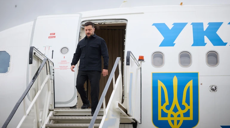 Зеленский прилетел в Ирландию