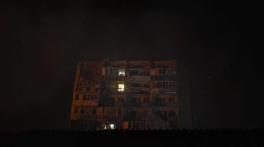Росія атакувала Київ балістикою: пошкоджений будинок та дитяча лікарня