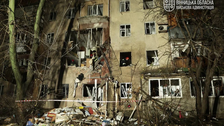 Росіяни атакували п'ятиповерхівку в Вінниці: 6 постраждалих, є повністю знищені квартири