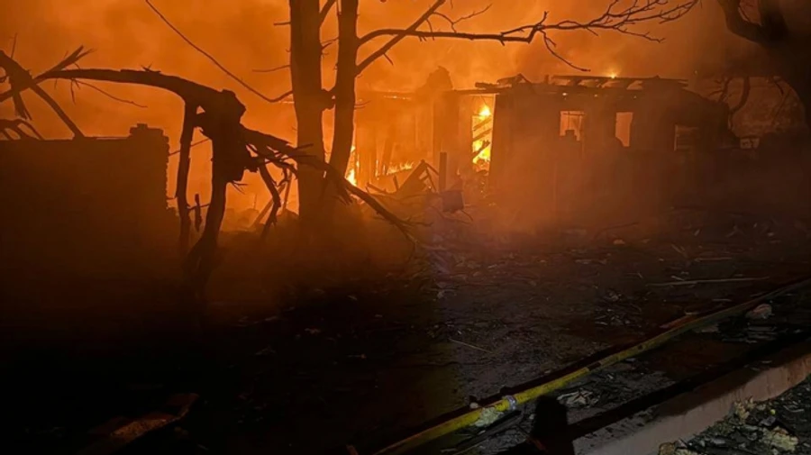 Russians attack Selydove in Donetsk Oblast with missiles, killing woman – photo, video