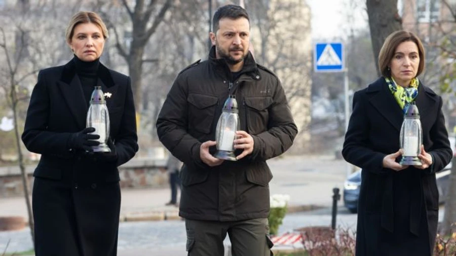 Санду поблагодарила Зеленского за действия ВСУ: Украинские солдаты сейчас защищают Молдову