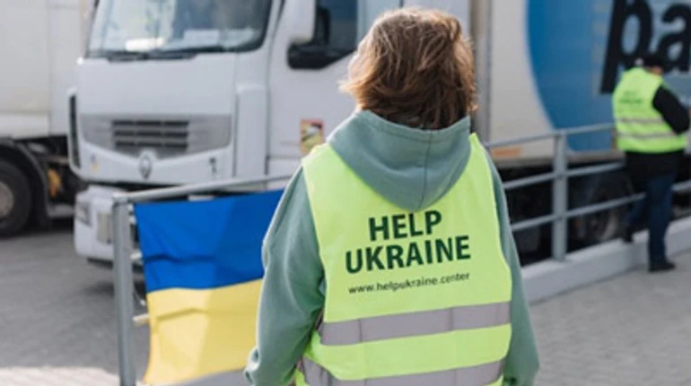 Робити трохи більше, ніж можеш. Історії волонтерів найбільшого хабу Help Ukraine Center в Польщі