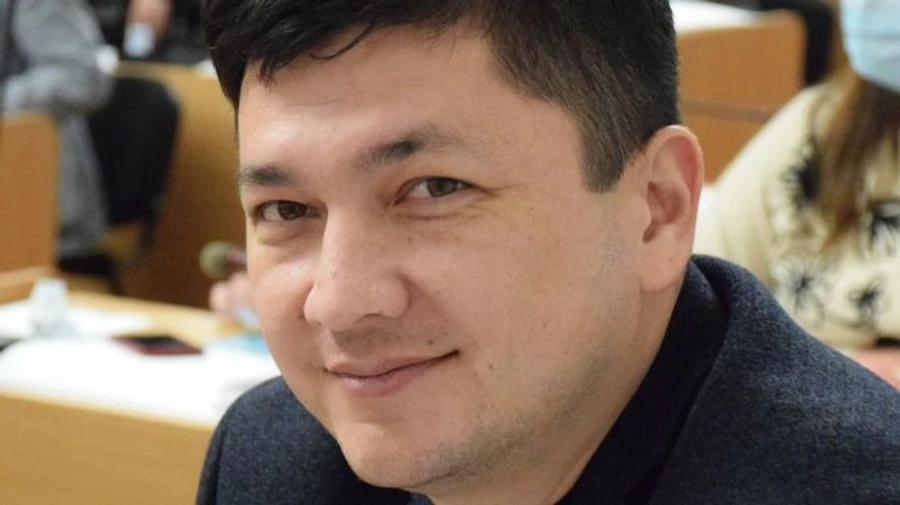 Миколаїв приготувався зустрічати росіян шинами – Кім закликав чекати команди