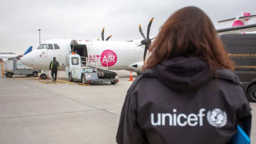 У ЮНІСЕФ чекають від України безпечної вакцинації: не в тісних приміщеннях