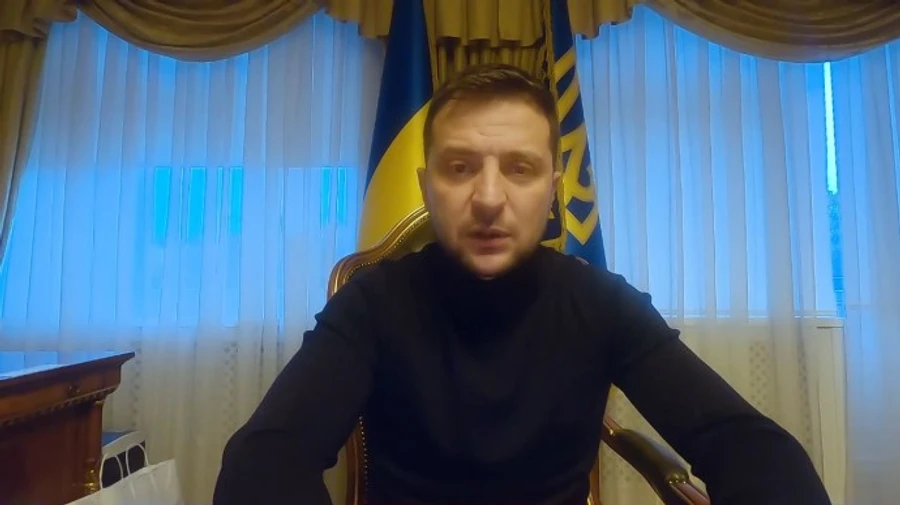 Зеленский перешел на русский язык и обратился к людям в оккупации