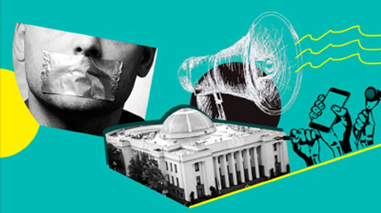 Наче мінне поле: як Україна хоче регулювати ЗМІ і чому знову проблема в політиці