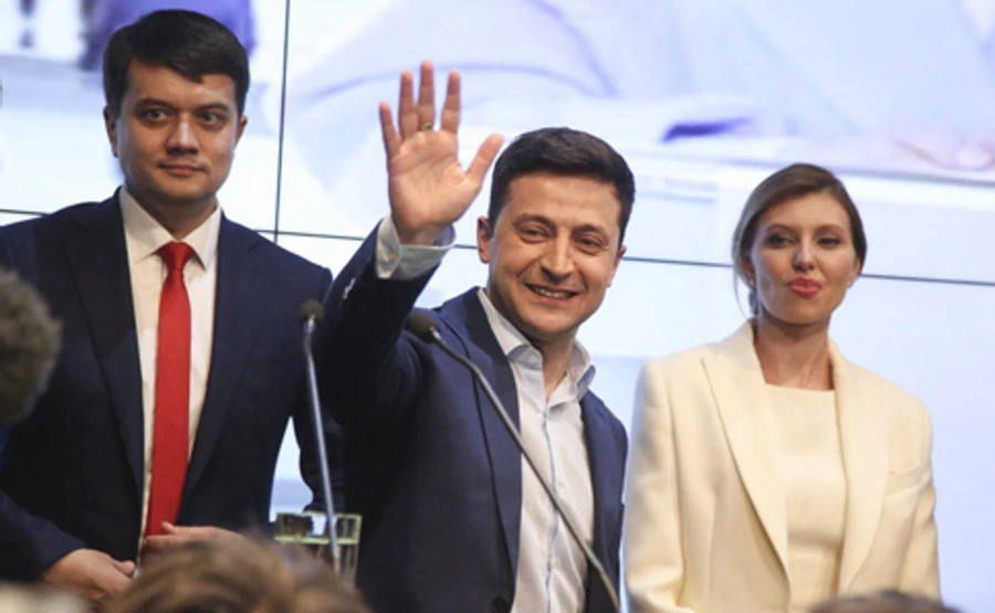 Зеленський провів зустріч із обраними слугами народу