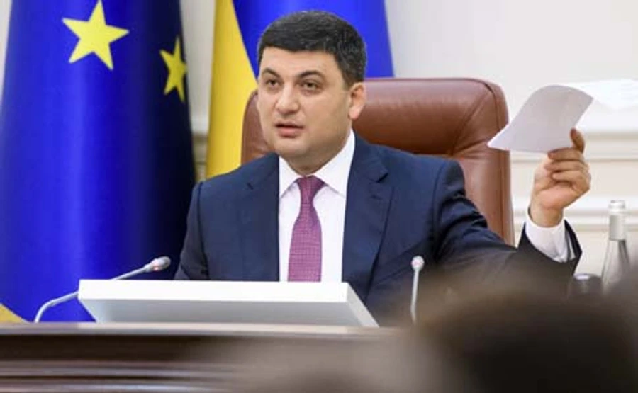 Гройсман хоче заганяти на одеську митницю військовими кораблями