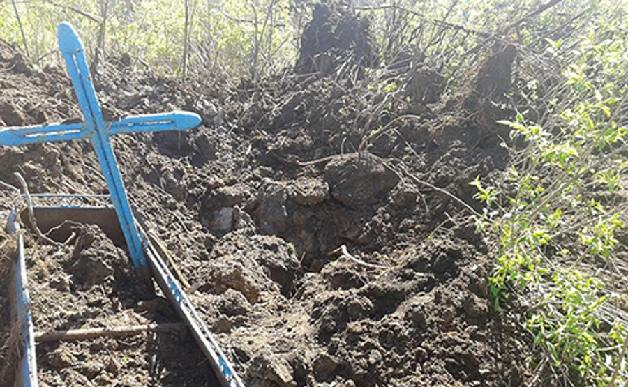 Бойовики обстріляли з Градів кладовище в Попасній