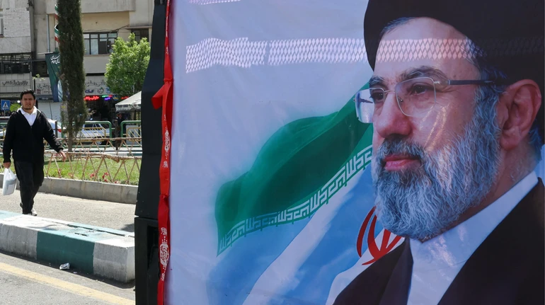 В оточенні Моджтаби Хаменеї розповіли деталі про його поранення – Reuters