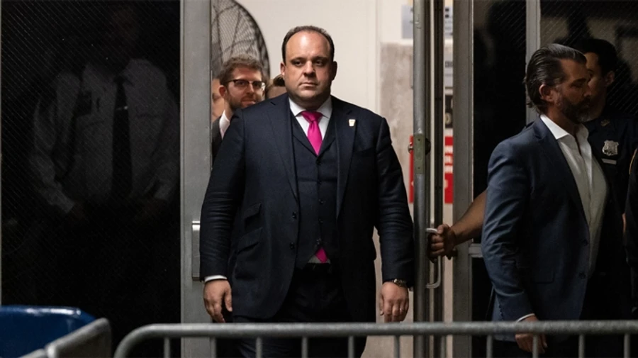 Советник Трампа вымогал деньги у кандидатов за должности в новой администрации – WP