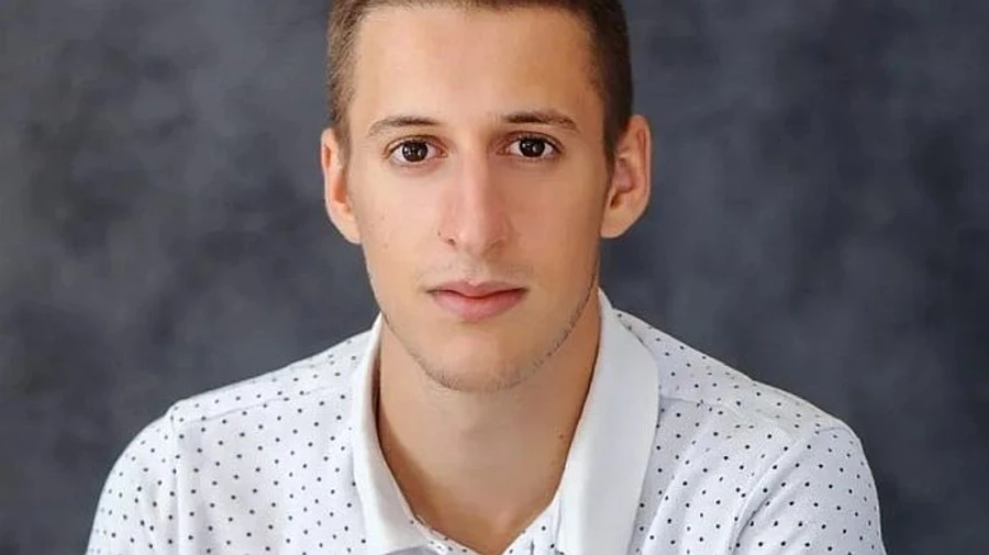 Сын нардепа от Слуги народа выехал из Украины и не вернулся – СМИ