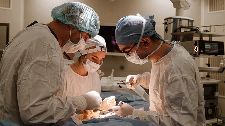 24 лютого ми не зупинили жодної операції. Як найбільша дитяча лікарня рятує життя від початку вторгнення