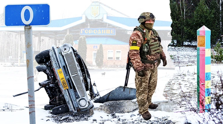 Threat at 200 metres away. How the border with Belarus is being fortified. Are they waiting for Lukashenko's command to conduct offensive? 