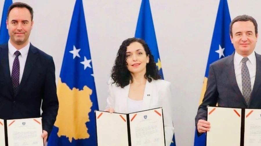 Лідери Косова підписали заявку на вступ до ЄС