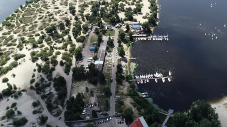 Через розслідування Схем про приватизацію острова столична влада звернулася до силовиків