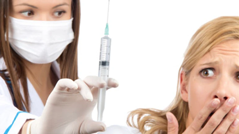 ПОДКАСТ: Кто такие антивакцинаторы и почему люди боятся прививок?