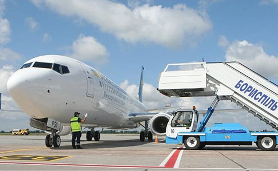 Шмыгаль об открытии границ: Будем смотреть, как у соседей